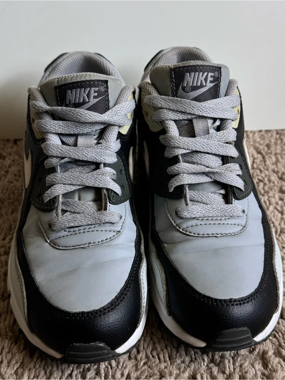 NIKE Air Max 90 Big Kids Sneakers Wolf Grey Black Leather GS Size 5.5 Youth